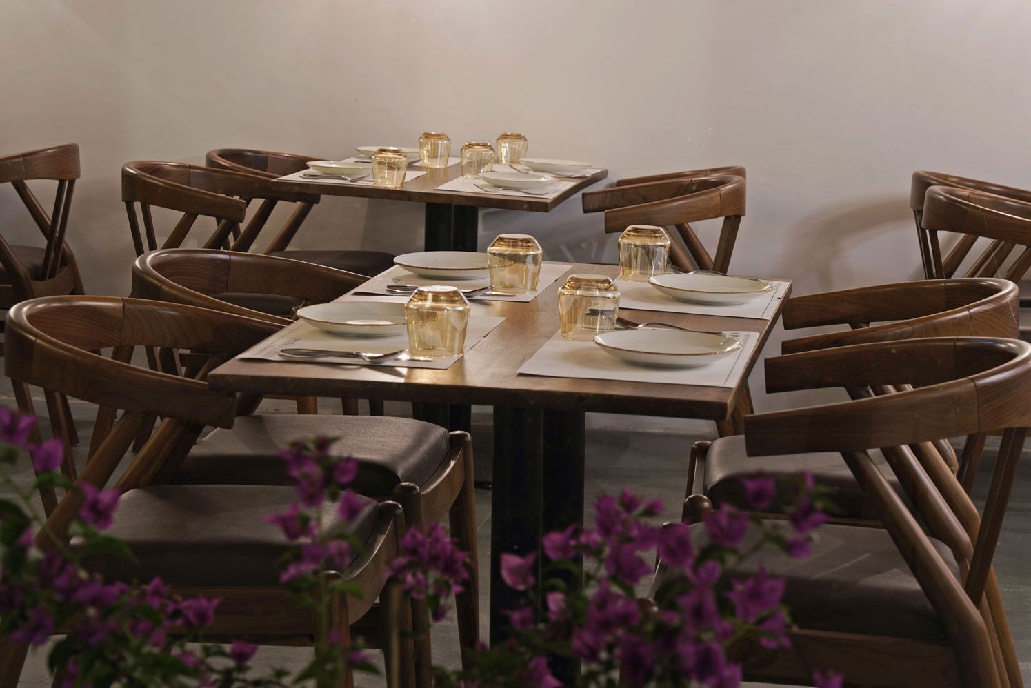 pemathang restaurant table setting